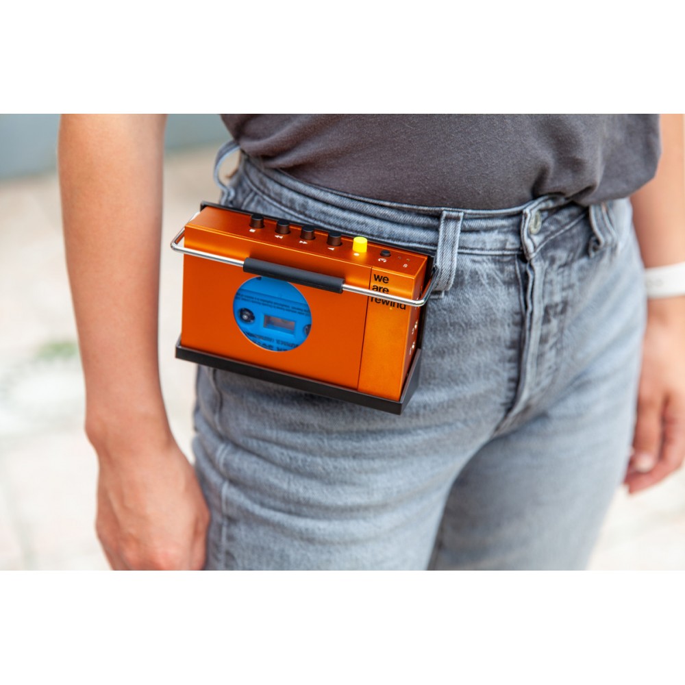 We Are Rewind belt clip / holder for kassettspiller